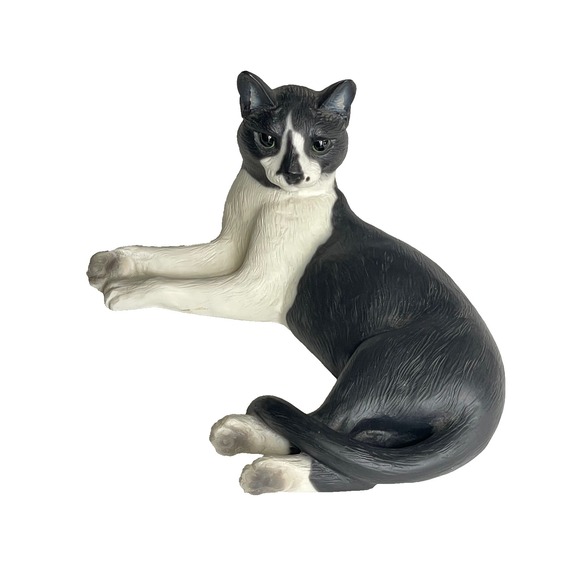 The Unbranded Brand Other - Black And White Cat Figurine Vintage Resin Made In England High Quality 7"